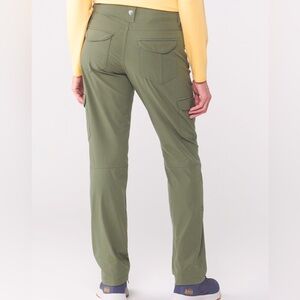 KUHL FREEFLEX™ ROLL-UP PANTS, sage color, size 8 in excellent condition!